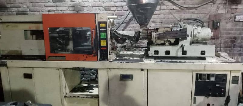 injection molding machine 0