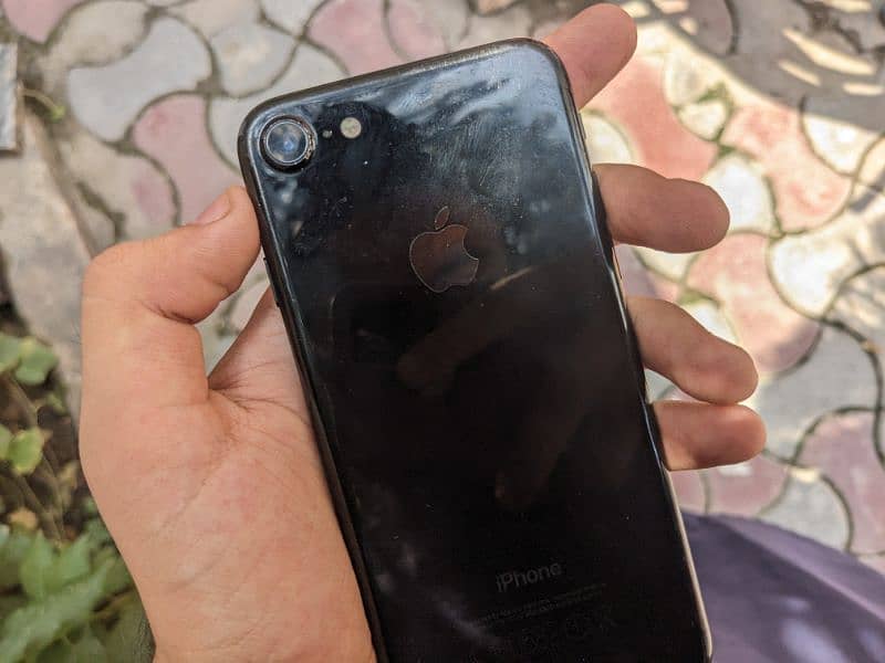 iphone 7 black color PTA approved 128 gb 2