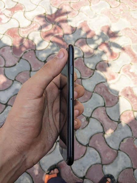 iphone 7 black color PTA approved 128 gb 6