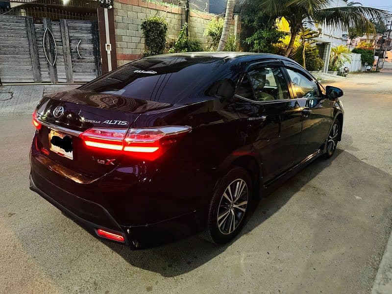 Toyota Altis Grande 2018 4