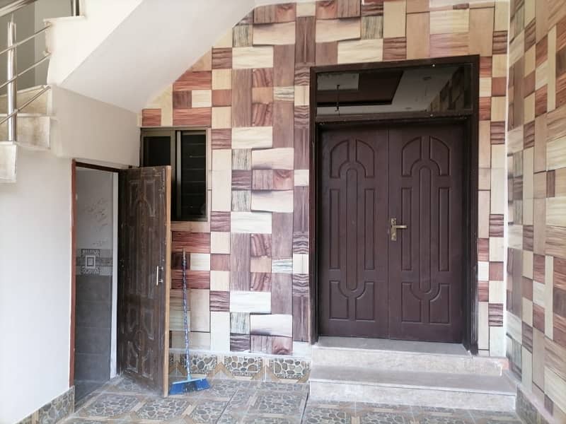 5 Marla Spacious House Is Available In College Road Near Ameer Chowk 6
