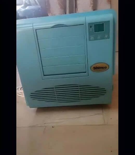 RARE Portable AC Shinco brand (Made in singapore) 0