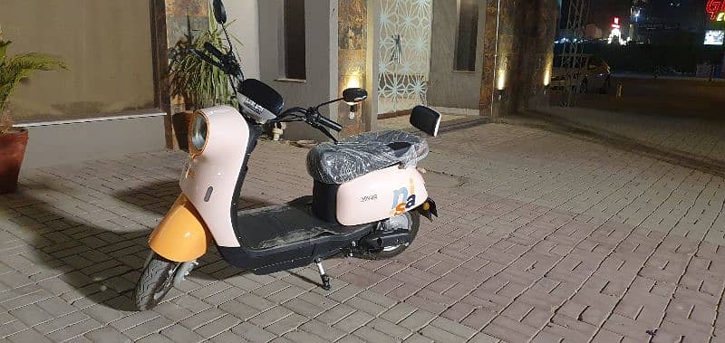 evee scooty for sale 3