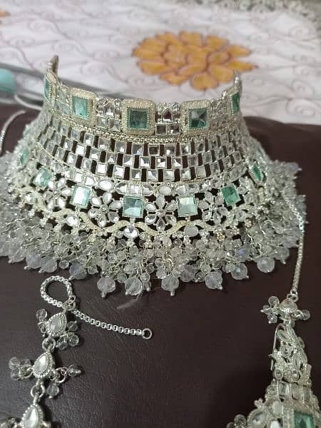 Bridal walima dress with jewelary 3