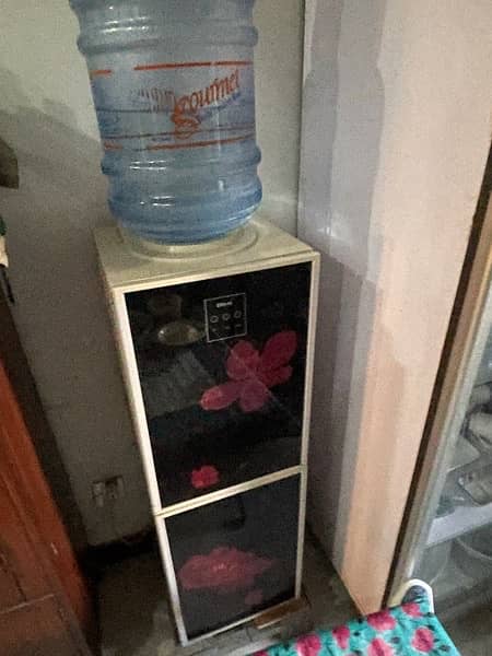 water dispensor in a working condition 0