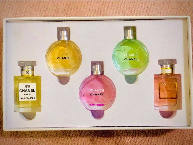 CHANEL PERFUMES 5 perfumes in 1 0