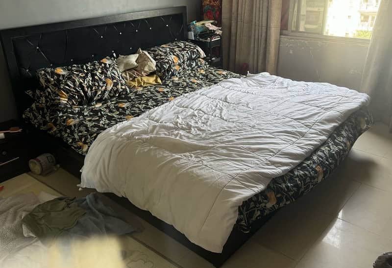 bed mattress side table for sale 0