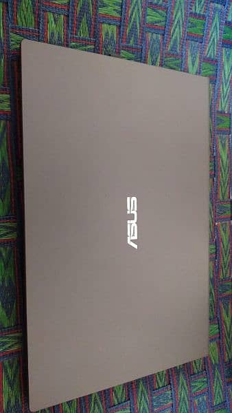 ASUS vivobook i5 Gen 10 8GB Ram \ 512GB SSD 0