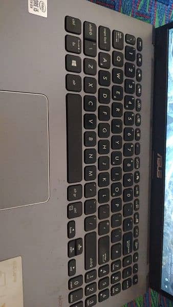 ASUS vivobook i5 Gen 10 8GB Ram \ 512GB SSD 4