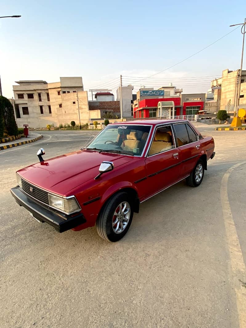 Toyota Corolla GL (1982) Red 1