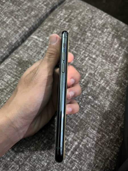 iphone 11pro PTA APPROVED 2