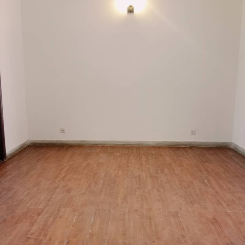 Prime Location Kanal Lower Portion With Basement Available For Rent In DHA Phase 3 6