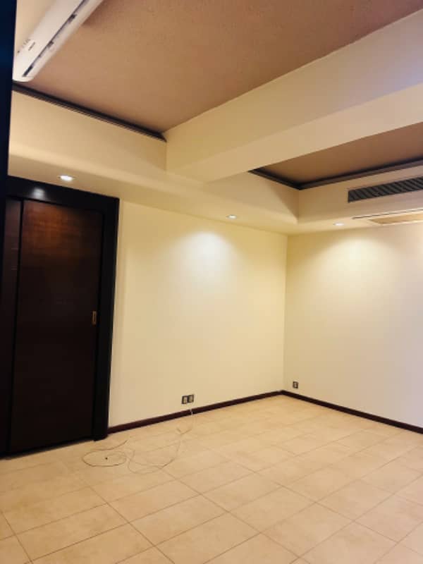 3 Bedrooms Unfurnished Beautiful Apartment Available For Rent in Silver Oaks F-10 Markaz islamabad 12