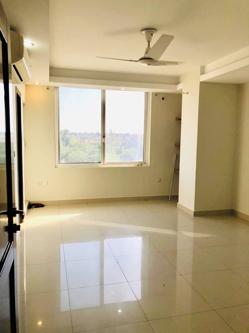 4 Bedrooms Unfurnished Apartment For Rent In F-11 Markaz 16