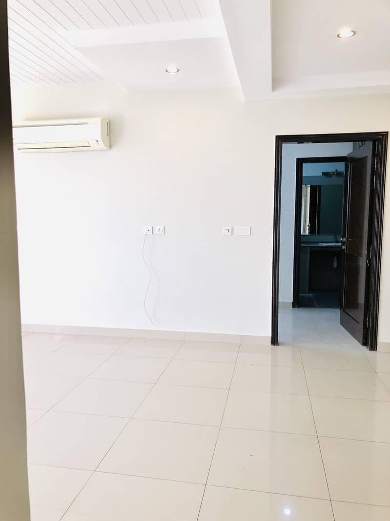 4 Bedrooms Unfurnished Apartment For Rent In Excutive Heights F-11 Markaz 37