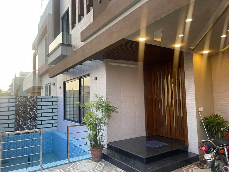 10 Marla Brand new first entry full furnished house for rent in Bahia Town lahore 16