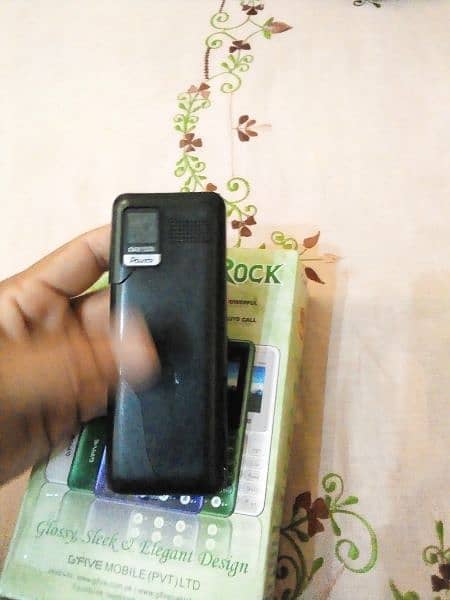 G FIVE ROCK BETTRRY 3000 MAh ki hy 3