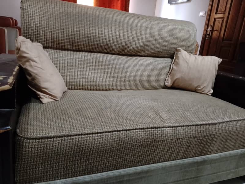 2 seater Sofa 0