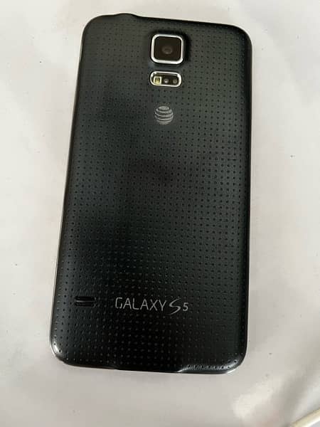 samsung galaxy s5 scratch less mint condition 1