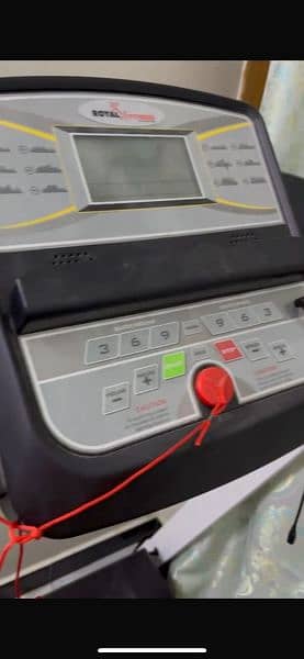 Royal Fitness T-510-C  treadmill just like new 3