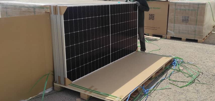 Canadian Solar Plate N-Type 575w Available and Phono Solar P-Type 550 8