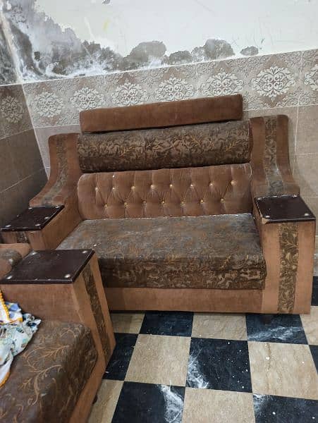 A Beautiful Sofa Set for Sale 2