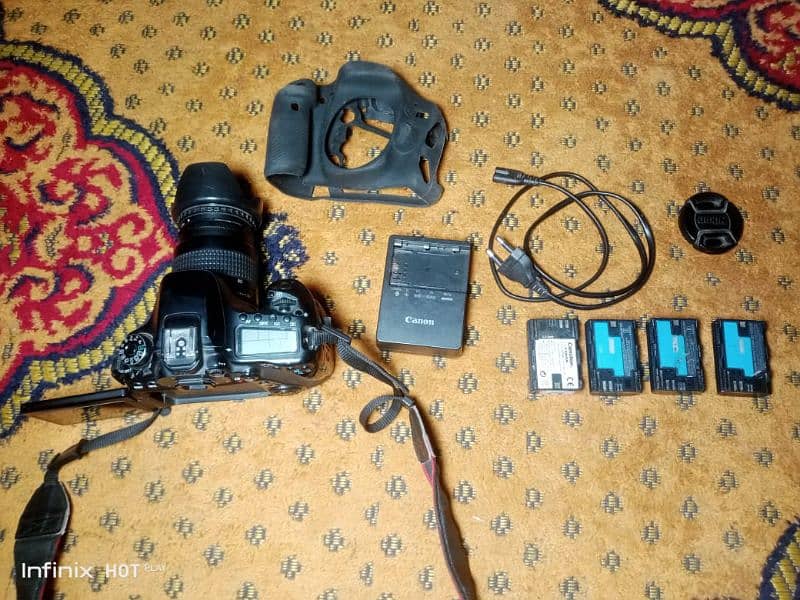 Canon 80D camera with 35-80mm lens for sale 3