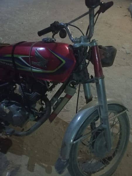 Honda 125 bike 0