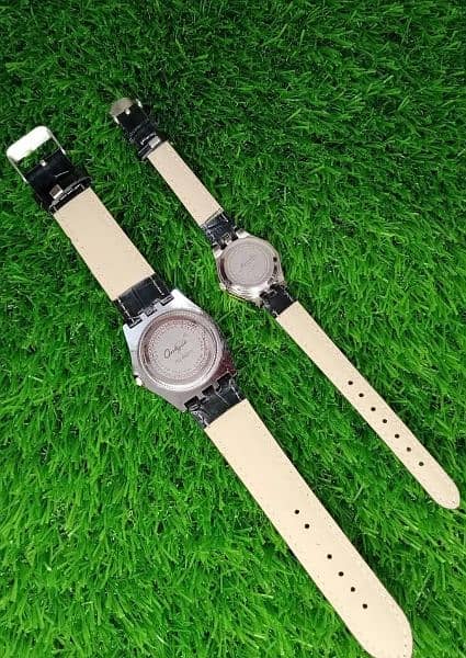 couple's Leather strap watch 2