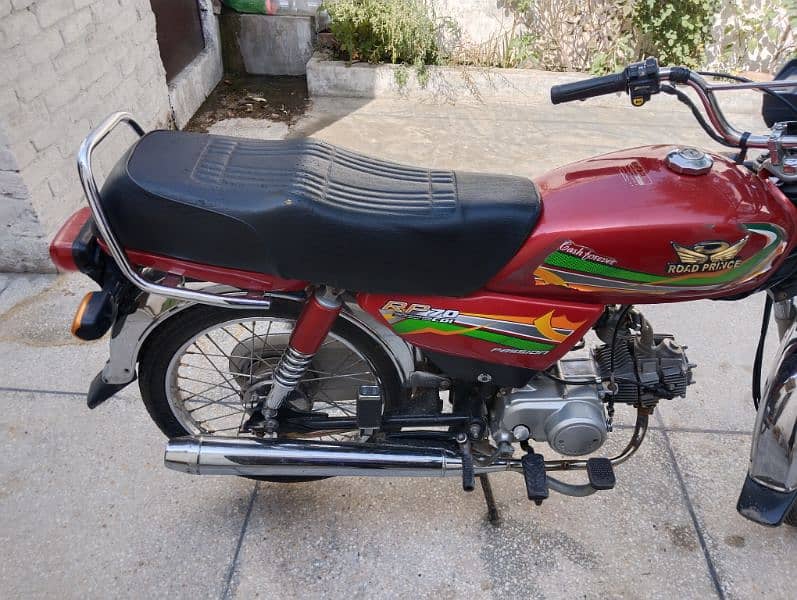 Road Prince 70cc bike Good Condition call at 0 3 3 5 4 0 2 6 2 4 4 10