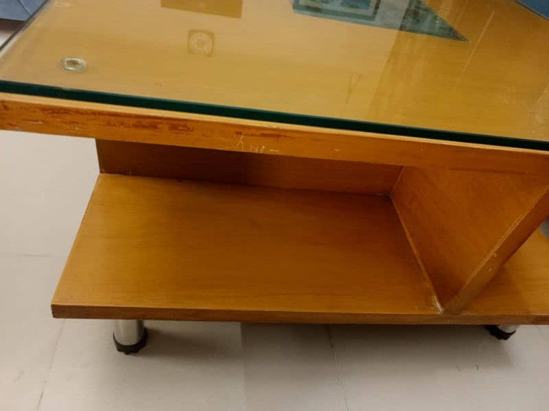 urgent sell wooden centre table in good condition for sell 3