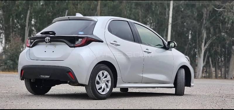 Toyota Yaris 2021 4