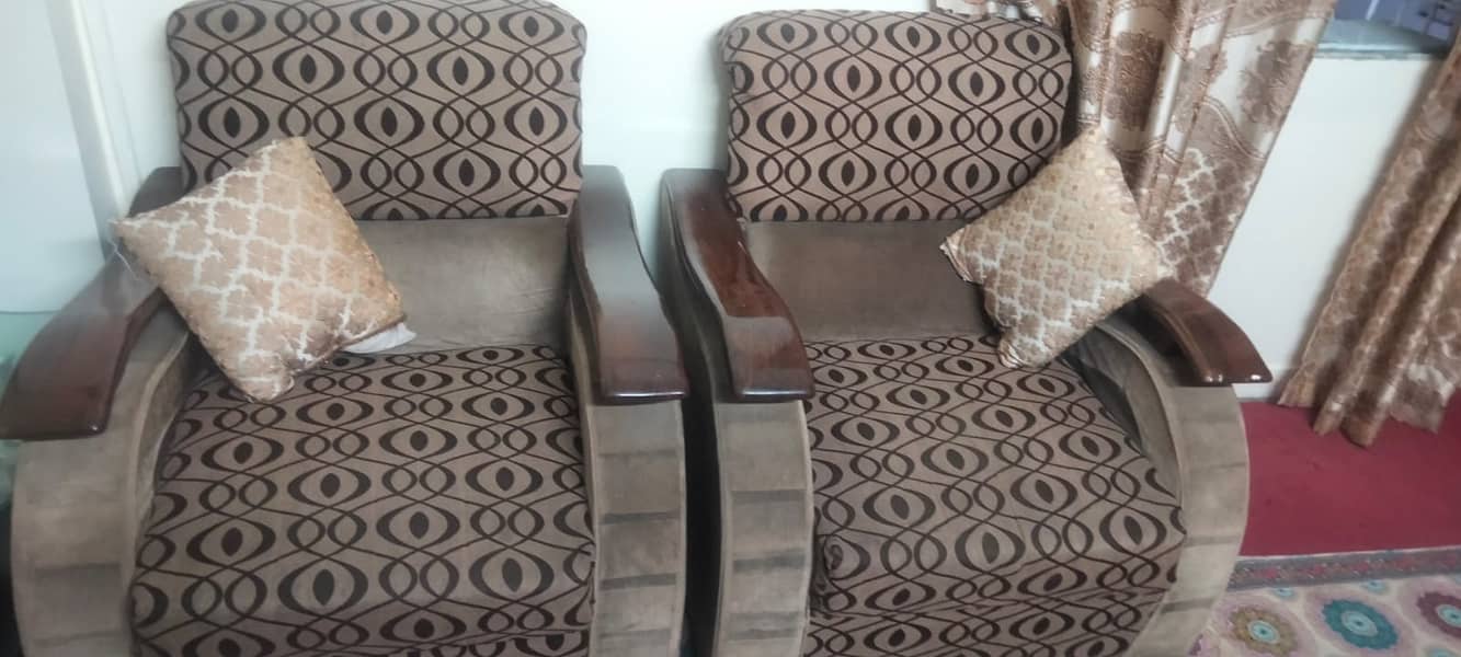 5 Seater Sofa Set (required urgent sale) 1