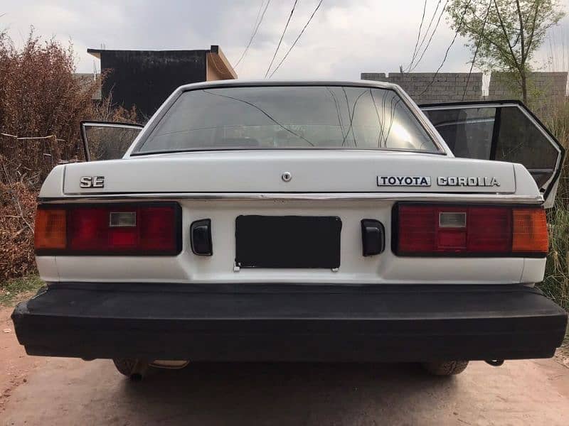 Toyota Corolla SE 1982 8