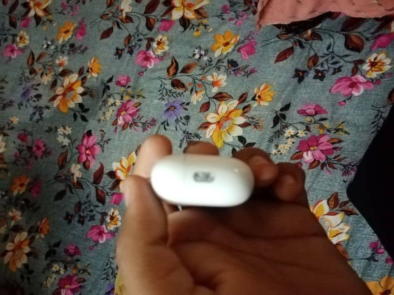 apple airpods pro 2nd generation type c made in usa 3