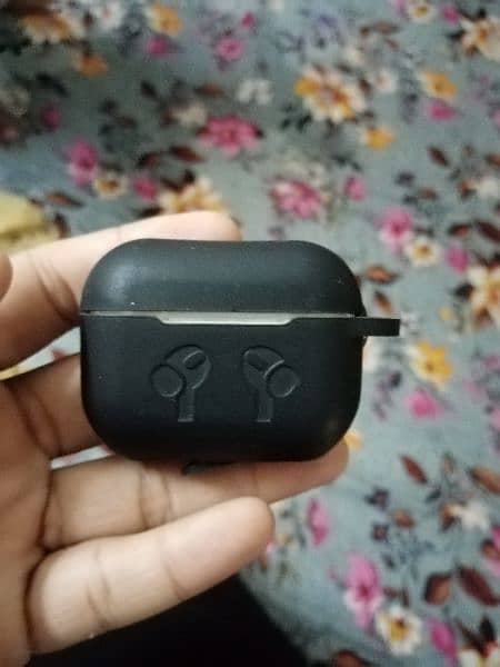 apple airpods pro 2nd generation type c made in usa 6