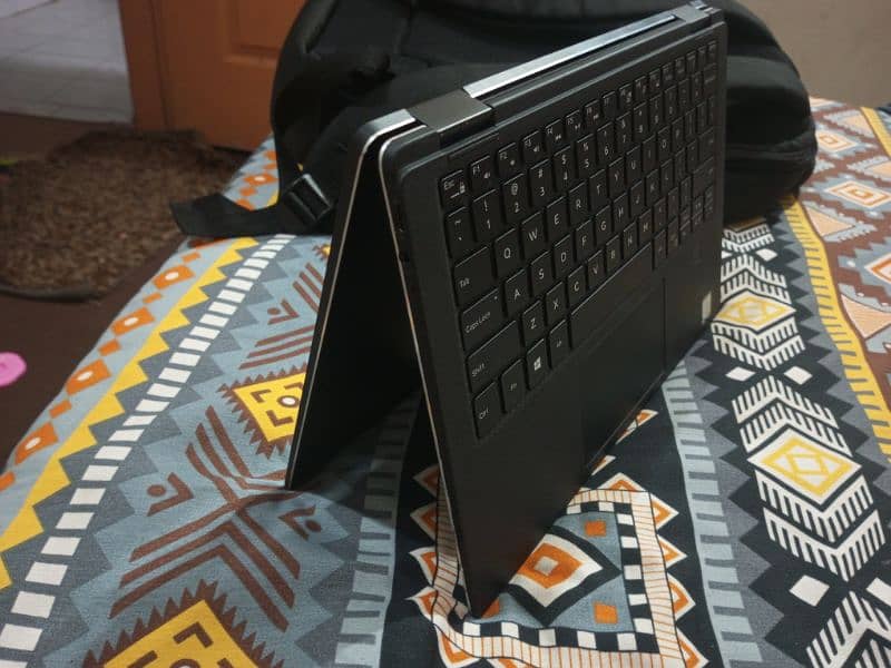 2 laptop Hp 830 g5 Dell 9365 7