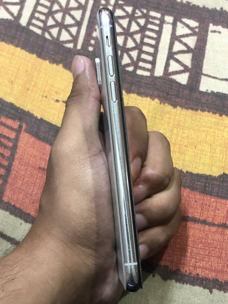 iPhone x pta approved 4