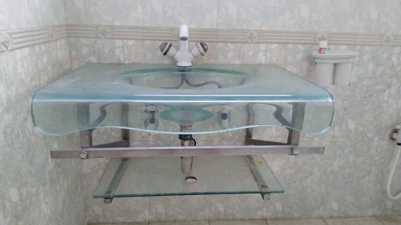 imported Basins/vanity/ commode / Shower Cabins in Good  condition 0