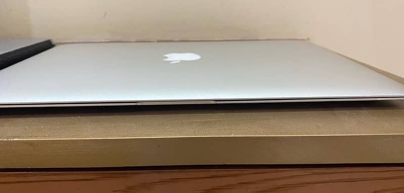 Macbook Air 13 ,13’ 256ssd beautiful slim 11