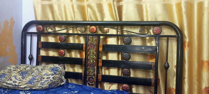 iron bed queen size 1