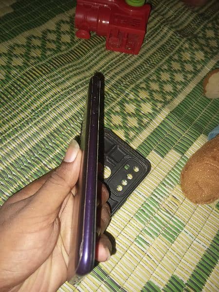 realme 5 4/64 original phone ha with box 3