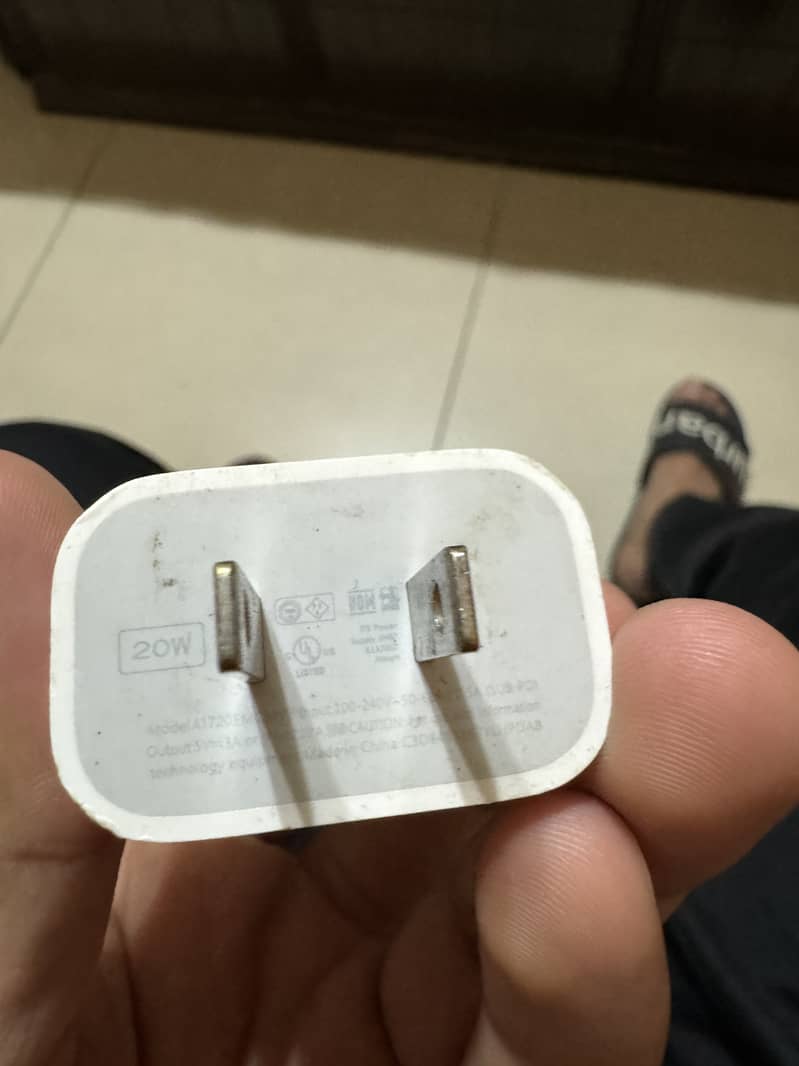 20 watt orignal apple adapter 5