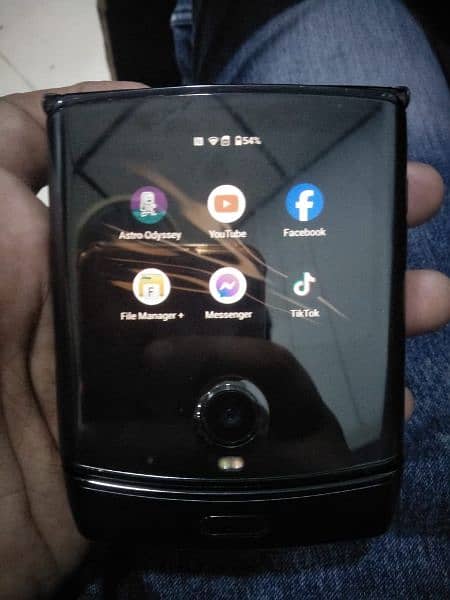 Moto Razr Flip 6GB Ram 128GB Rom. 0