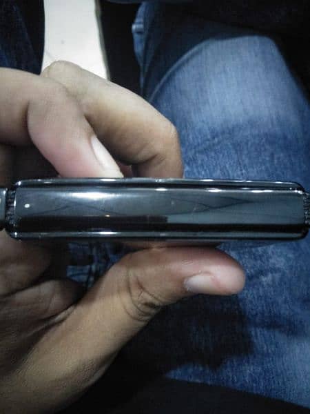 Moto Razr Flip 6GB Ram 128GB Rom. 6