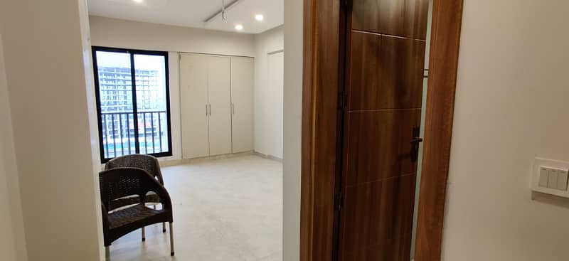 3 Bed Beautiful Apartment with Servent Quater 4