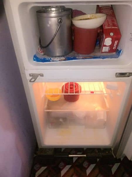 Mini Fridge 0