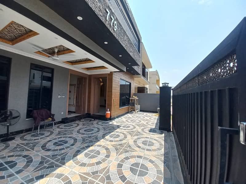 Dream Home Alert! 10 Marla Luxury House Only for 45,000,000/- 2