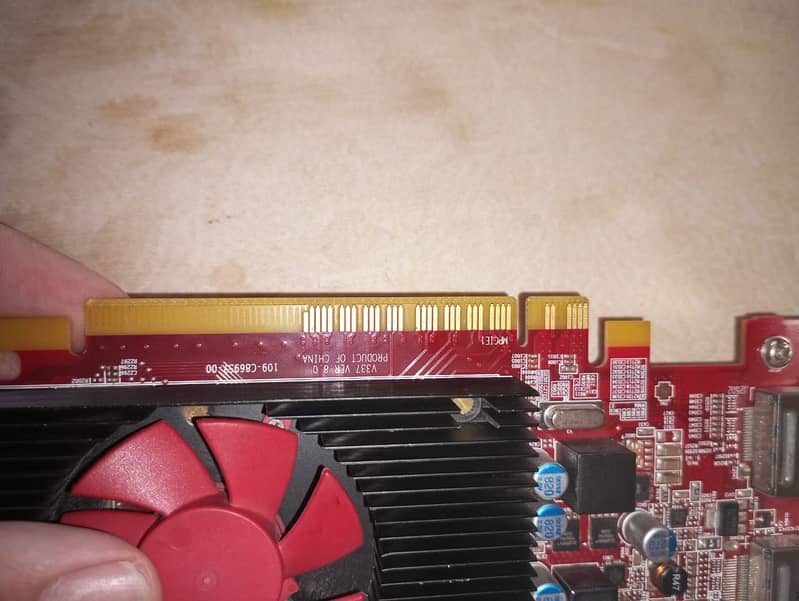 AMD R7 430 graphics card with dp to vga connector 2