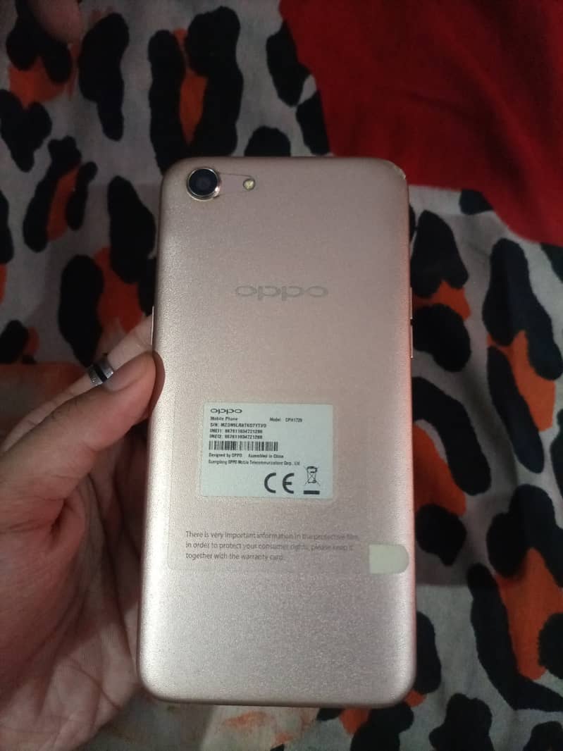 Oppo a83 with box and charger 1